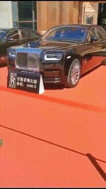 |搞笑GIF：今生有这个女人庇护，走夜路夜路也不怕野狗了