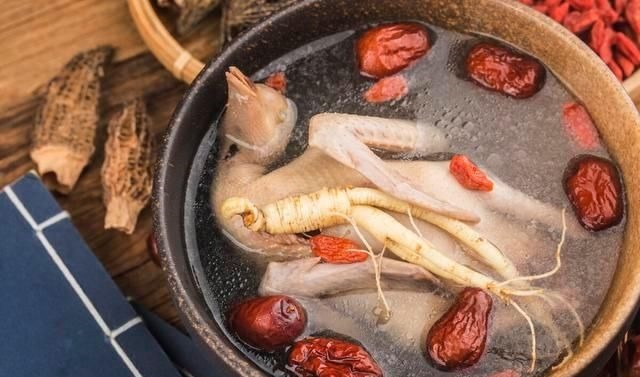 一鸽胜九鸡，炖汤时不能先焯水，学会这样做，汤鲜味美更好喝