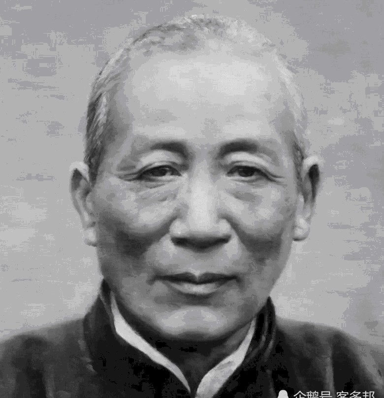 地主|大地主刘文彩的庄园:紫檀木座椅为洪秀全遗物,图8为贴金大龙床