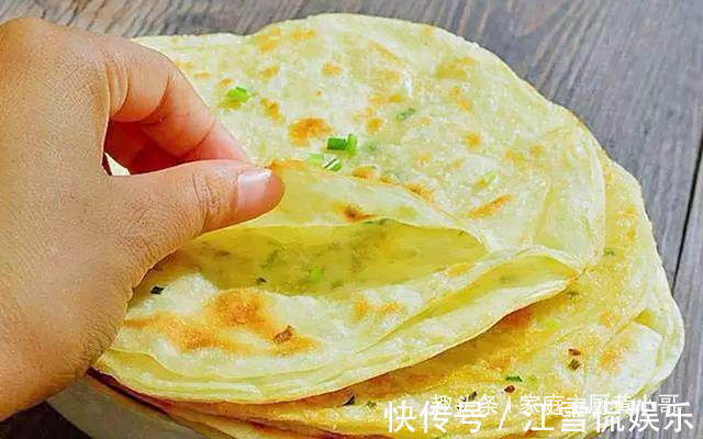 好吃|电饼铛烙饼总发硬,原来错在此处,面点师教你一招,柔润又好吃
