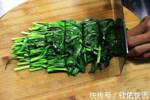 韭菜|和韭菜是“天生一对”,比豆皮还营养美味,简单一拌,孩子抢着吃