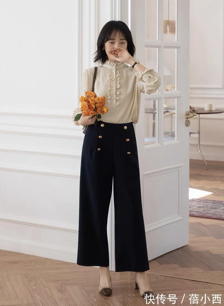 女人|40岁女人多穿“纯色上衣”,记住这3个搭配思路,气质远胜同龄人