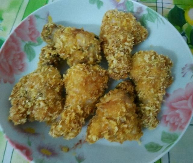 鸡腿“裹”面粉还是淀粉？大厨教我这样炸，果真炸的鸡腿皮脆肉嫩