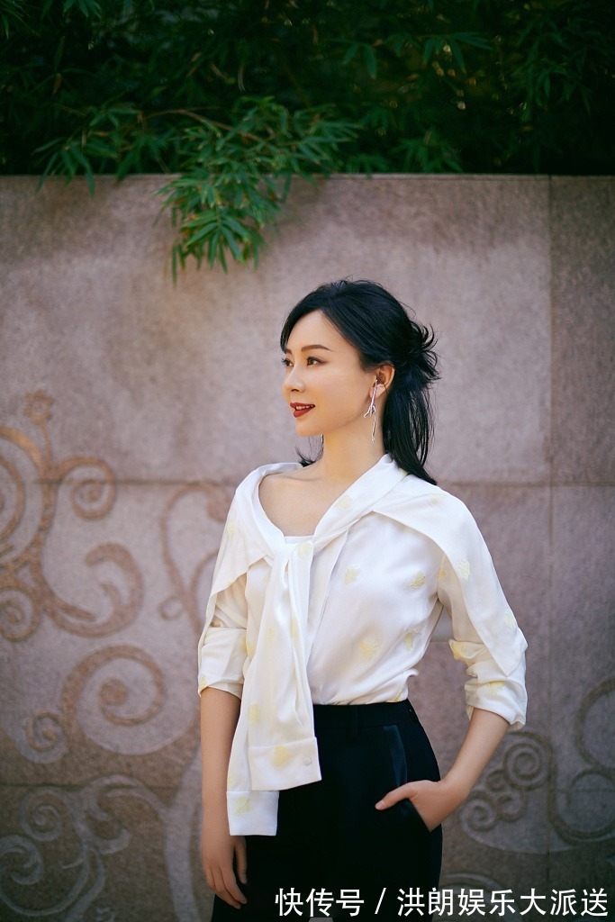 气质|40岁女人头发不要剪太短,4款发型好看又显气质,合适过年用