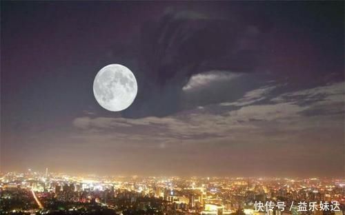 月球 现代人观月需要望远镜,为何古人用肉眼,就能看清月球表面呢?