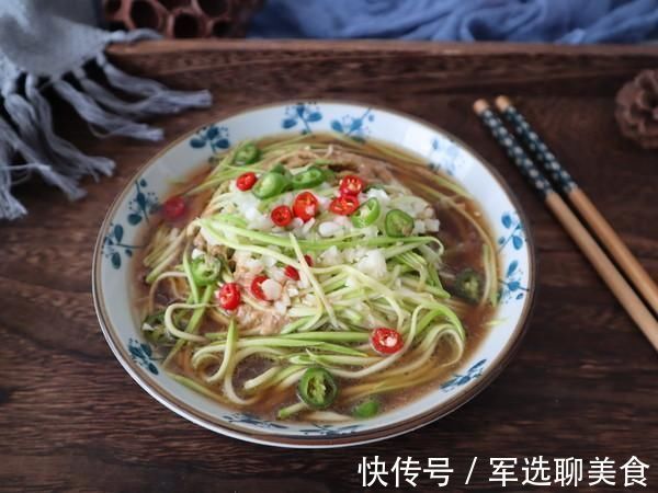 凉拌西葫芦|无论男女，晚上多吃它，比运动1小时更好，轻松甩掉大肚腩