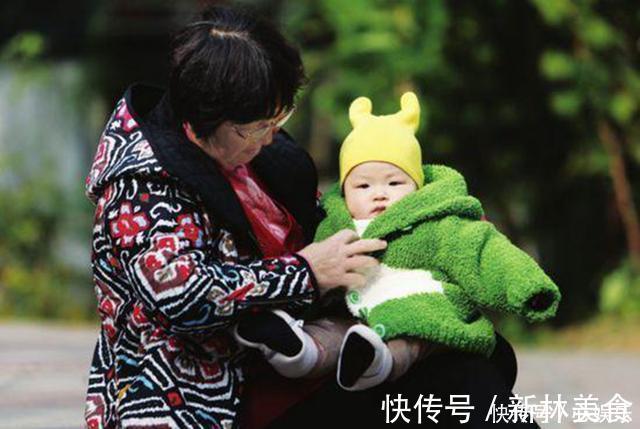 专家|爸爸坚持冬日不给儿子穿羽绒服,亲妈心疼,专家却说:做得对