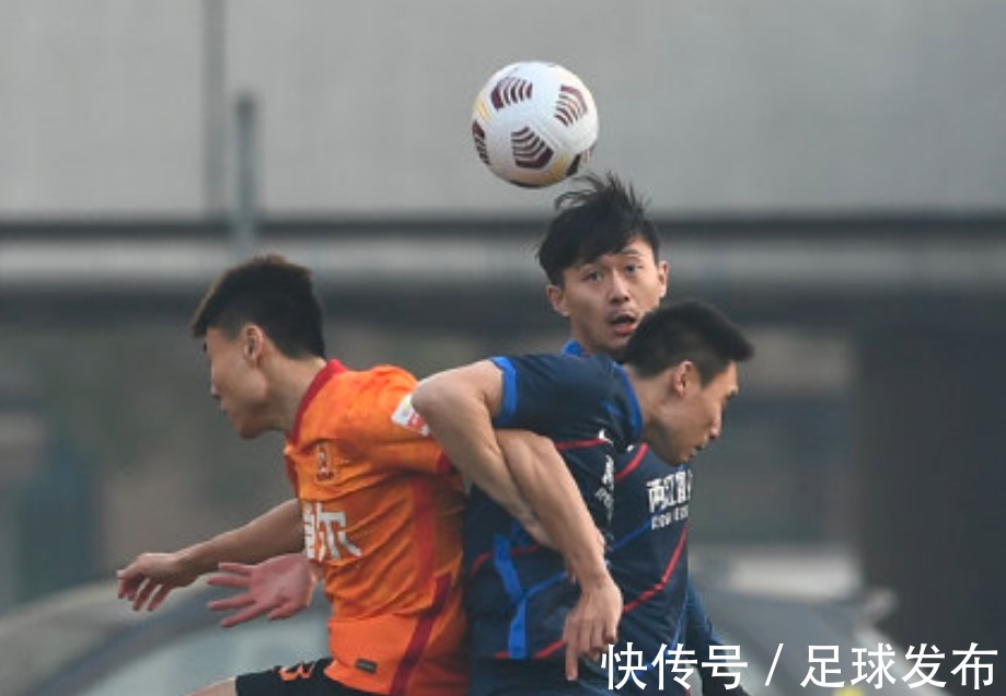 董学升|8号谢幕之战!姚翰林正式告别绿茵场!武汉队今后永无8号……