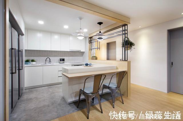 储物柜|一家3口的低欲望生活，客厅不摆沙发卧室不买床，反而越住越舒服
