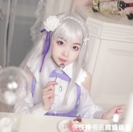 小姐姐cos|初中生COS艾米莉亚,却被“女神袜”抢镜,网友:不愧是女主!