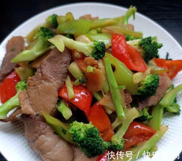 家常|尖椒炒西兰花，家常小炒，美味下饭！