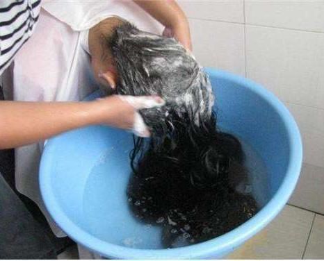 脱发|头发多久洗一次算正常托尼老师超过“这个数”，当心头发越洗越油