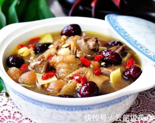 鸡汤怎么炖清亮鲜香，营养美味牢记2不用3窍门，鸡汤好喝人人夸