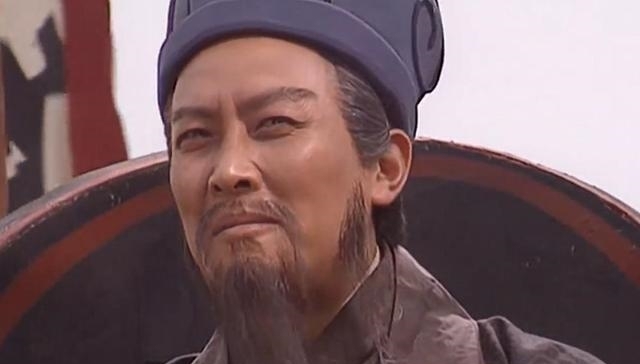 支持|诸葛亮一向忠心耿耿，为何史书记载，他上朝时“甲仗百人入殿”