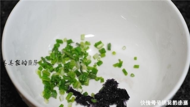 秋天|馄饨汤这么调,简单好味道,几种调料,开水一冲,比骨头汤还鲜