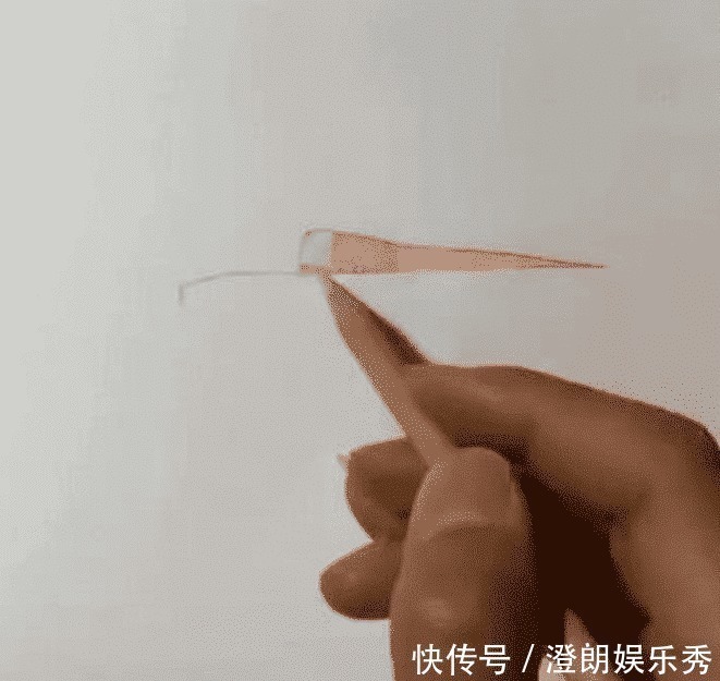 人民币#美术生终于对人民币下手了!画完阴影后,老师的内心犹如万马奔腾