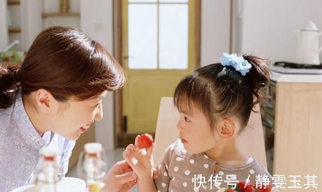 安危|俩孩子同时摔下滑梯,宝妈第一时间拉自己儿子,对方家长太自私