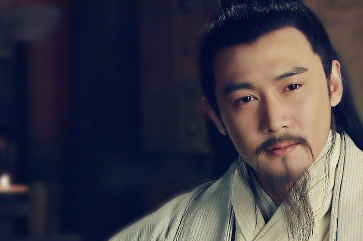 曹操|诸葛亮和曹操权力相同,是诸葛亮太忠心?权力相同环境不同