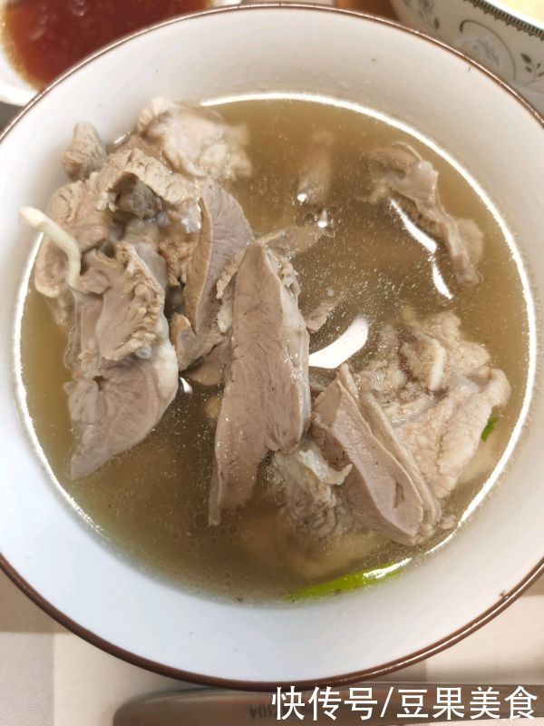 下饭|好吃下饭的骨头猪心汤，几分钟就学到手