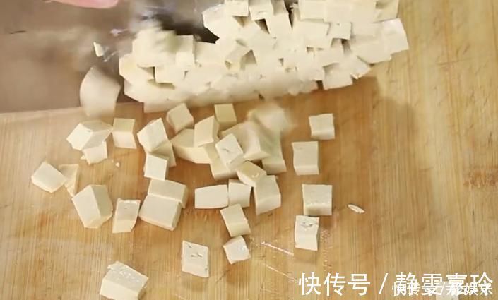 优质蛋白|孩子不喜欢吃豆腐，那就换个新吃法吧，鲜嫩爽滑，汤汁浓郁