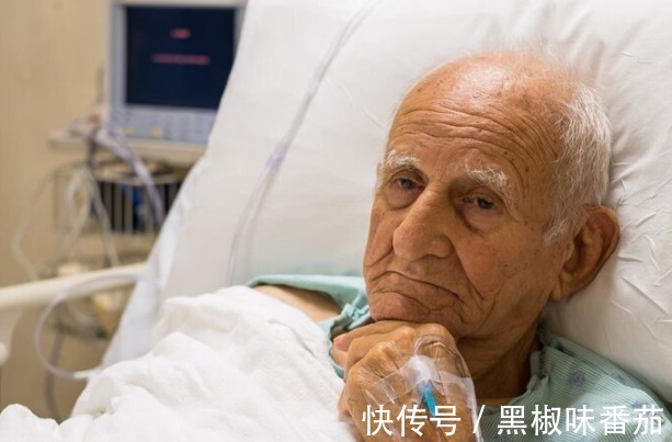 老人|人死前会有预兆？老人一旦出现这些“征兆”，他们时间所剩不多了