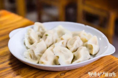 水饺|韭菜肉水饺，好吃有诀窍，教你调馅用料和比例，饺子不好吃才怪