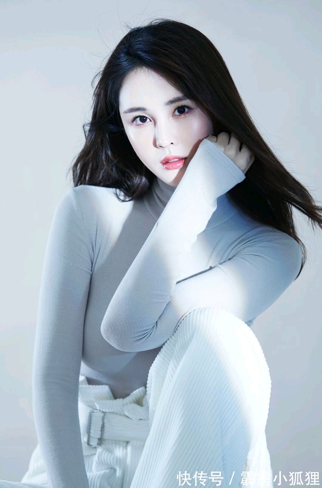 欢歌笑语@抬头托付窗前月,一片冰心寄远君