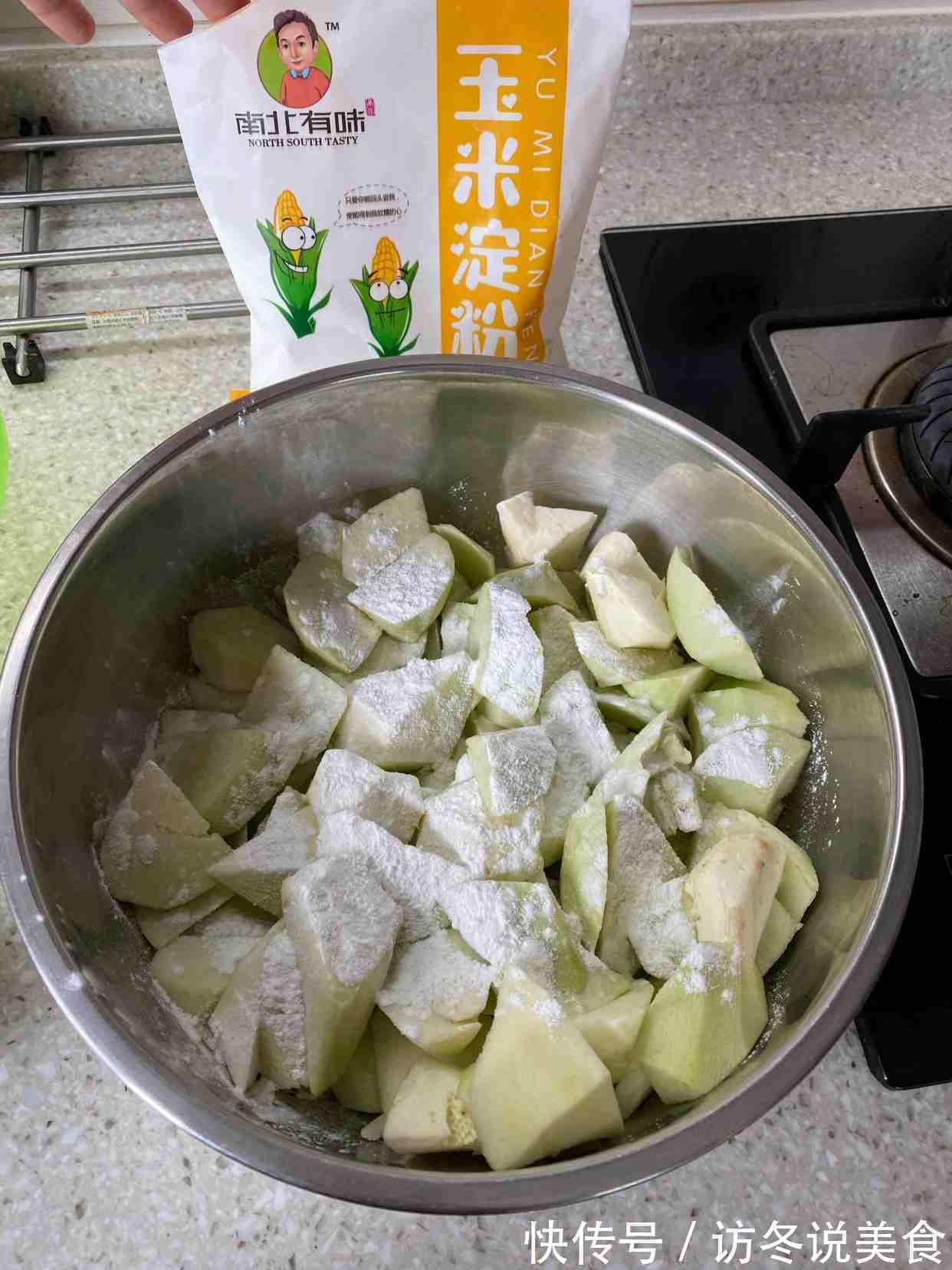 现在才知道，炒茄子不能先放油！大厨教你1招，茄子不吸油不发黑