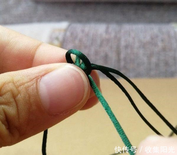 漂亮|3朵漂亮的桃花结手链,非常适合女生佩戴,清新又好看!附编法!