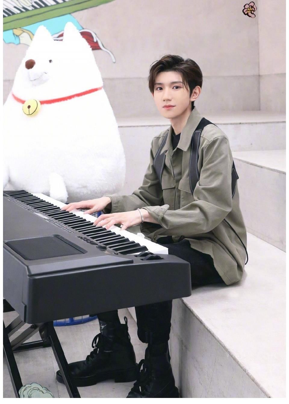 r明日之子5官宣：王源火鍋四手聯(lián)彈，學員集體亮相，吳宇恒來了？