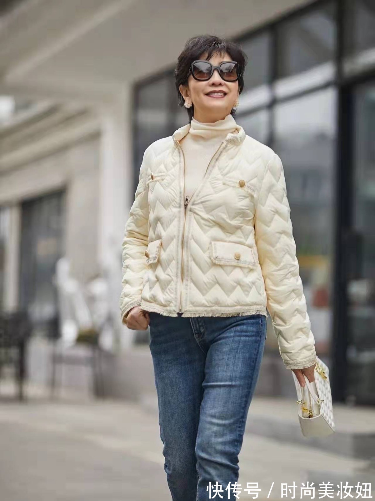 毛衣 这才是妈妈该学的穿搭,简约高级又显气质,普通人也hold得住