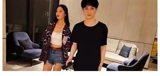 上当受骗|童锦程直播内幕揭秘，一天换一个女朋友？不愧是网恋鼻祖