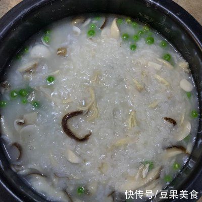 潮汕菌菇鸡肉粥你这么做，不怕你不上瘾