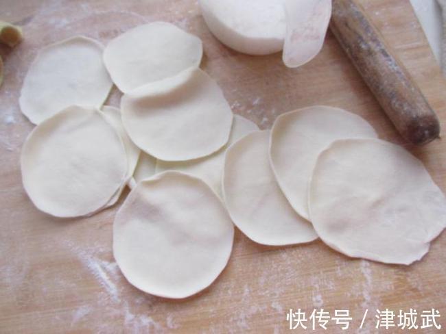 这菜包饺子真好吃,才2块钱一斤,鲜美多汁比肉馅饺子都好吃