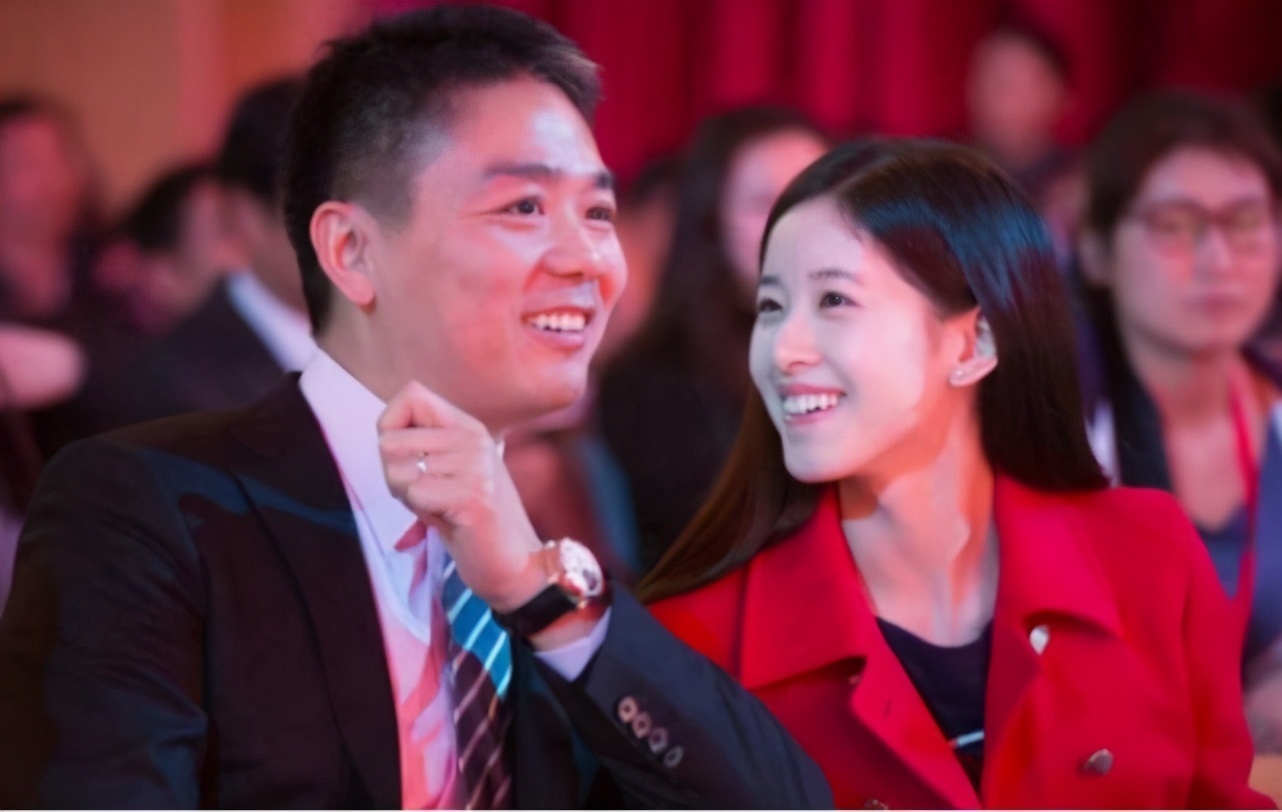 章泽天|刘强东跟奶茶妹合伙开公司,只给她1%股份,却给女助理180亿