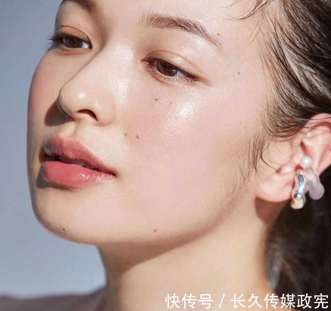 口红 让黄皮逃不出的口红,是森绘梨佳都爱的日杂色!