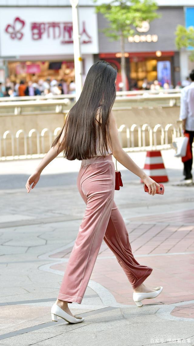 真丝|真丝上衣,搭配丝绒直筒裤+方头鞋,时尚优雅又显高级感