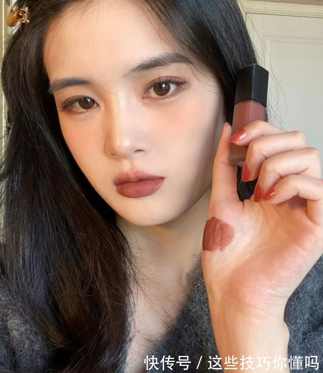 断货王 2021口红别再涂红棕色了,今年流行奶棕色,显白高级又优雅!