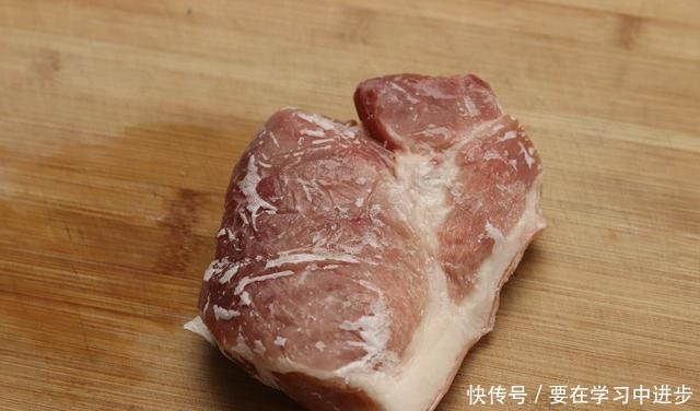 冰箱拿出来的冻肉,万万不要用水泡!教你一招,吃起来跟鲜肉一样