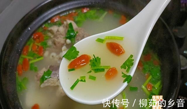 市场遇见这菜别手软,趁猪肉便宜,多炖给家人吃,暖暖和和过冷天!