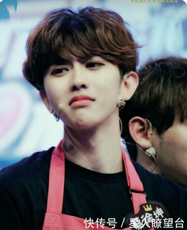 《偶像练习生》粉丝爱到深处自然黑,蔡徐坤领衔主演表情包