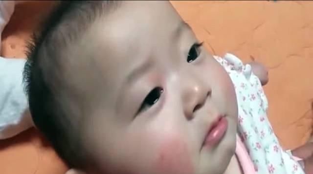 小王|妈妈“抢时间”干活,被宝宝“爱意表情”萌到,直呼孟婆汤掺水了