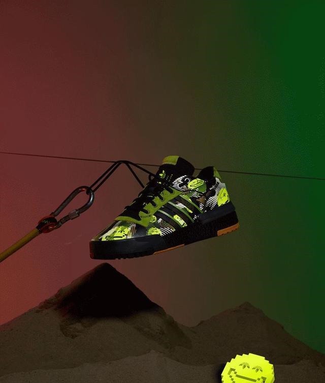 rivalry 满满街头气息!adidas推出全新笑脸迷彩系列!