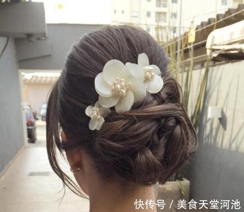 2021结婚季!33个优雅新娘的别致婚礼发型