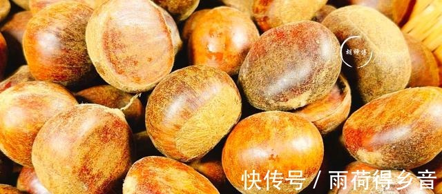 好吃|板栗好吃壳难剥老果农说教您一妙招，壳自动脱落，3秒钟剥1个！