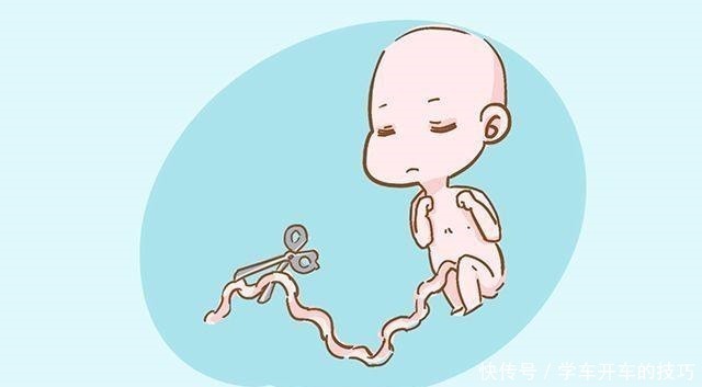 小手|宝宝到了4个月还是紧紧的握着小手,他的生长发育可能出现了问题!