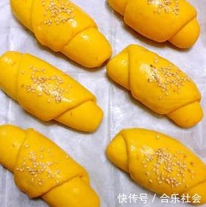 孩子|吃不完的南瓜,别丢了,教你做成可拉丝的小面包,孩子爱吃!