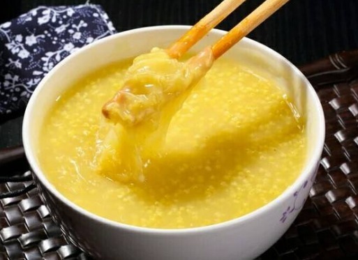 小米|熬小米粥，不要直接用水煮，煮前加一步，粥又香又浓，米油厚