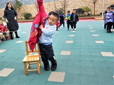 幼儿园|荥经县圣奥幼儿园举行幼儿生活自理能力比赛