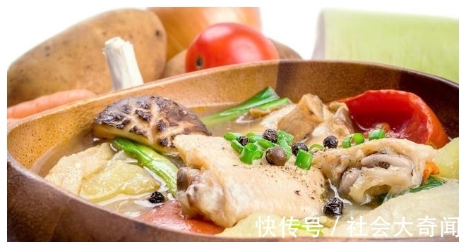 原味|炖鸡汤时，牢记“3放2不放”，鸡汤鲜美无异味，营养又好喝
